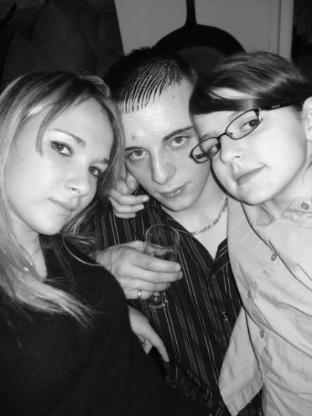 moi, tony(bo frére), chaléne(cousine)